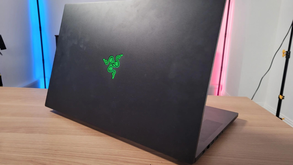 Razer Blade 17 2024