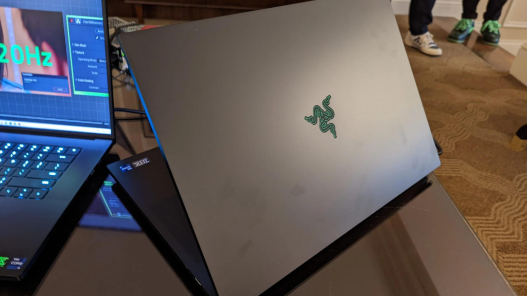 Razer Blade back